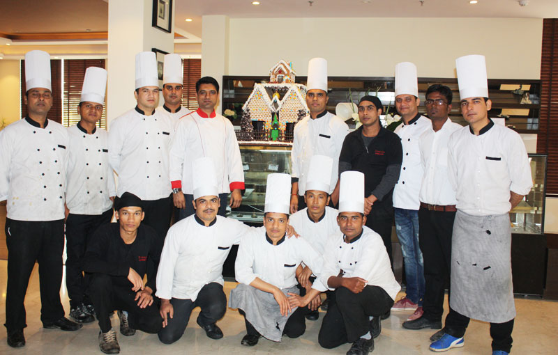 Gingerbread-House-for-Xmas-2015-Ramada-Neemrana-4